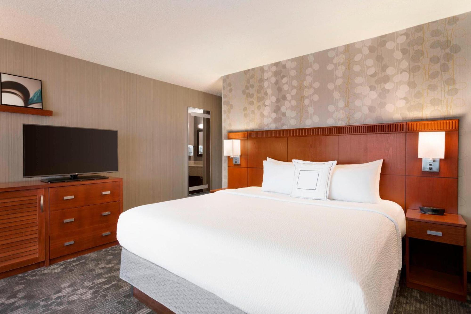 Courtyard By Marriott Bloomington Normal Hotell Exteriör bild